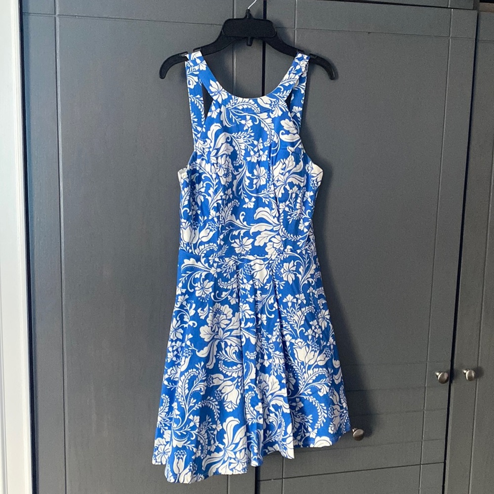 I’m selling this cute junior dress. Size: 3